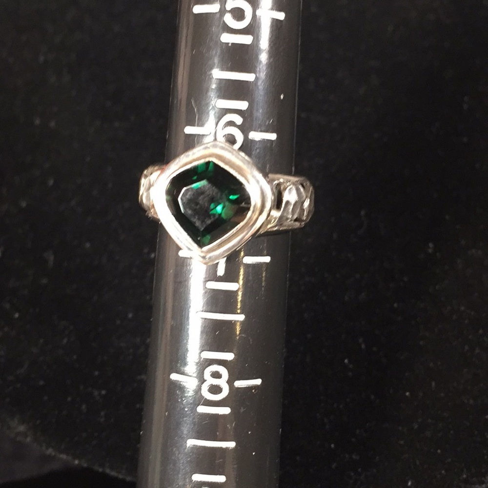 Lori Bonn Silver & Emerald Green Tourmaline Ring - Picture 2 of 5